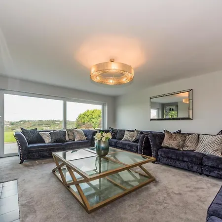 Marina Views, Kinsale, Hosted By Exquisite Homes, Sleeps 20 * Kinsale