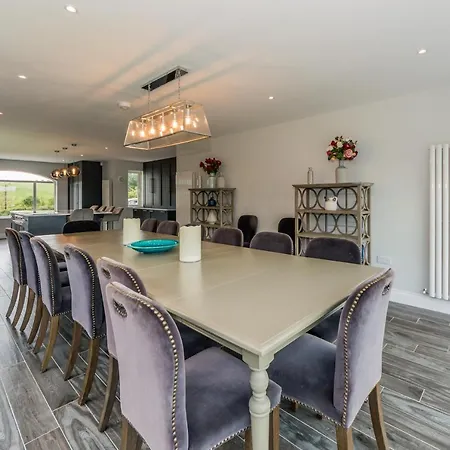 Marina Views, Kinsale, Hosted By Exquisite Homes, Sleeps 20 Holiday home *