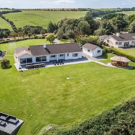 Holiday home Marina Views, Kinsale, Hosted By Exquisite Homes, Sleeps 20 *