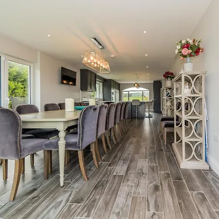 Holiday home Marina Views, Kinsale, Hosted By Exquisite Homes, Sleeps 20 *