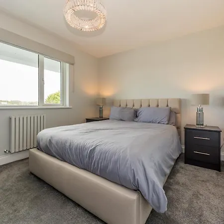 Holiday home Marina Views, Kinsale, Hosted By Exquisite Homes, Sleeps 20 Kinsale