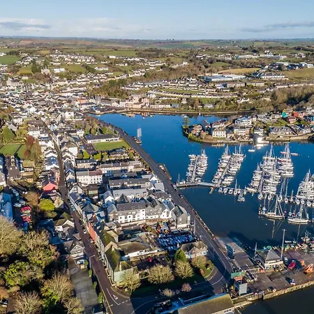 Marina Views, Kinsale, Hosted By Exquisite Homes, Sleeps 20 Holiday home