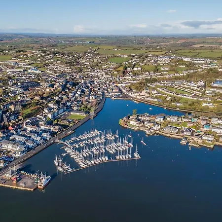 Marina Views, Kinsale, Hosted By Exquisite Homes, Sleeps 20 Kinsale